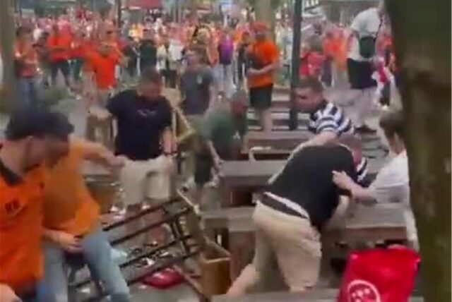 Szenen einer heftigen Auseinandersetzung der beiden Fanlager