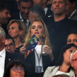 Der britische Popstar Adele zum EM-Halbfinale im Signal Iduna Park in Dortmund