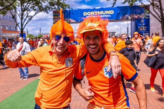 Nur positiv: So gingen die allermeisten der 160.000 Gäste das EM-Halbfinale in Dortmund an. Die wenigen Krawallmacher sollten nicht das sein, was in Erinnerung bleibt.