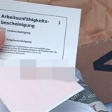 Grob zerrissene Krankschreibung