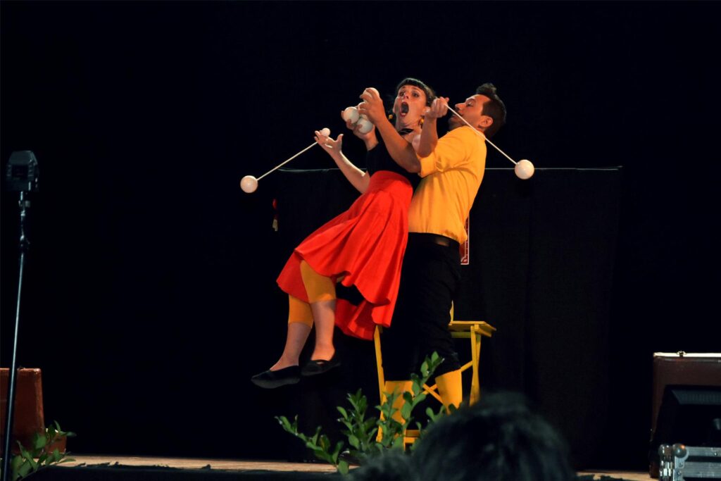 „La Compagnia Begheré” stellen ein Rendezvous dar. „La Compagnia Begheré” stellen ein Rendezvous dar.