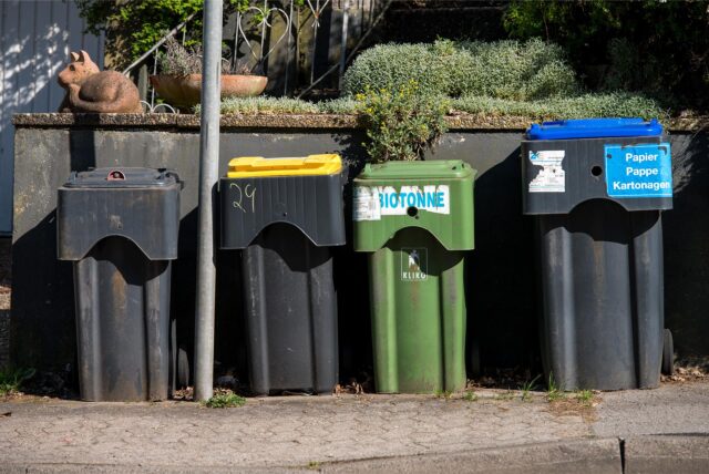 Verschiedene Mülltonnen