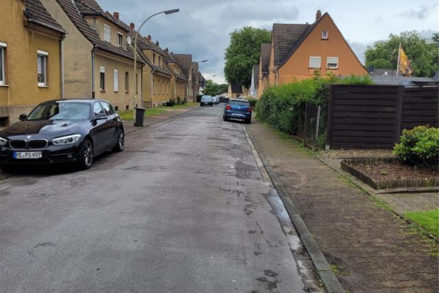Die Nordstraße in Brambauer – ein Anwohner beschwerte sich über Raser und zugeparkte Bürgersteige. Nun hat die Stadt reagiert.