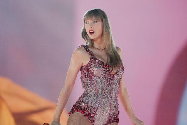 Taylor Swift bei einem ihrer Eras-Tour-Auftritte in der Veltins-Arena in Gelsenkirchen 2024.
