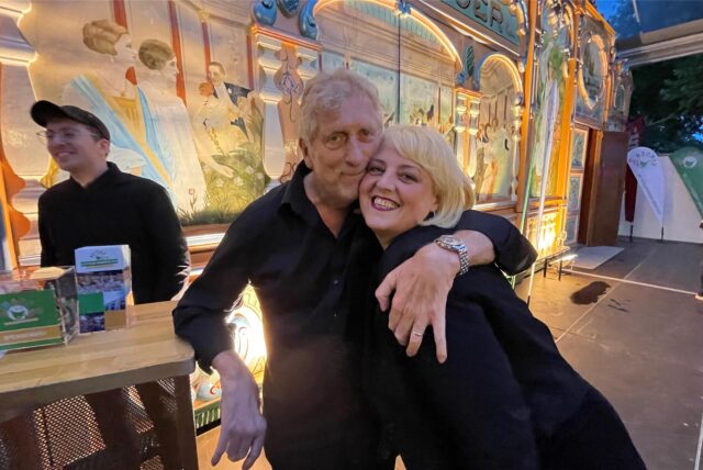 Horst-Hanke-Lindemann und seine Nachfolgerin als Geschäftsführerin und Künstlerische Leitung für das Theater Fletch Bizzel Rada R. Radojčić