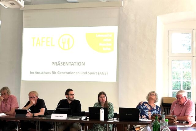 Die Vorstellung der Tafel im Ausschuss.