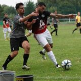 Finale beim BKM-Mannesmann-Cup: Metehan Tekelier (SpVg Bönen) verliert nicht nur den Zweikampf gegen Carmine Pio Castaldi vom SSV Mühlhausen (r.), sondern auch das Spiel.