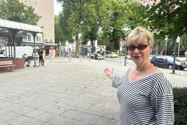 Offenen Drogenhandel beobachtet Uta Rotermund immer wieder auf dem Stefan-Engel-Platz vor dem Klinikum an der Beurhausstraße.