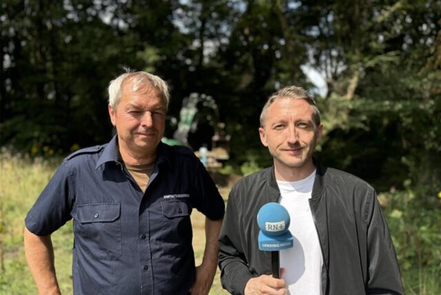 Sprengmeister Andreas Brümmer (l.) war bei der kontrollierten Sprengung in Kemminghausen im Einsatz.