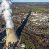 Blick auf das Gewerbegebiet „In den Telgen“, das Remondis-Werksgelände und das Trianel-Kohlekraftwerk in Lünen.