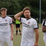 Der RTL-Bachelor Sebastian Pannek lief ebenfalls am Freitagabend beim Legendenspiel des SSV Mühlhausen auf.