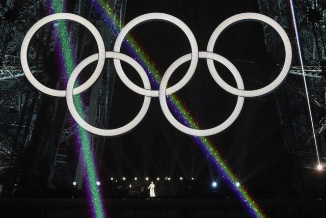 Olympia, Paris 2024, Eröffnungsfeier der Olympischen Sommerspiele, Céline Dion  singt bei der Eröffnungsfeier.