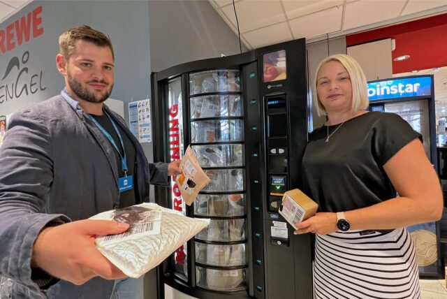 Hellweger-Anzeiger-Redakteur Tobias Hinne-Schneider hat den neuen Retouren-Automaten im Rewe-Markt in Massen ausprobiert.