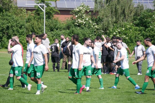 Der SV Stockum verstärkt sich mit einem Spieler, der jetzt drei Jahre lang Pause vom Fußball hatte. Jetzt kam er über Freunde zurück auf den Platz.