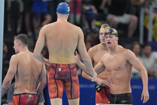 Luca Armbruster (r) aus Unna geht am Samstag nochmals bei den Olympischen Spielen in Paris mit der 4×100 Meter Lagenstaffel an den Start.