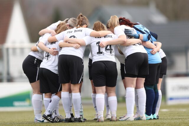 Mannschaftskreis der Frauenmannschaft vom PSV Bork.