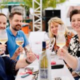 Besucher beim Kulinarik-Fest Gourmedo in Dortmund.