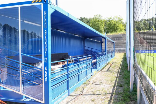 150 überdachte Sitzplätze hat das neue Parkstadion.