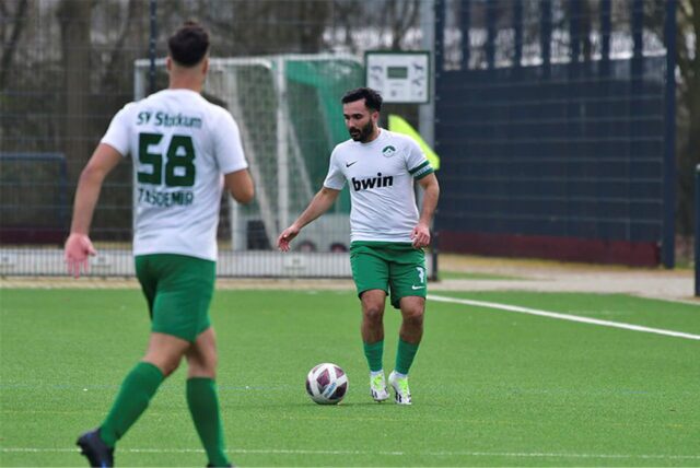 Stockum am Ball.