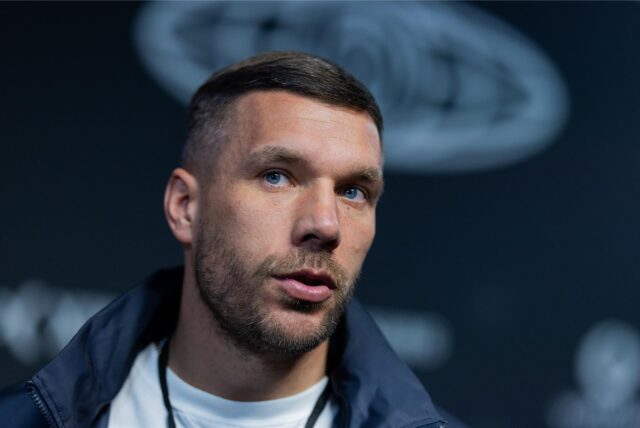 Großer Andrang: Keine Karten mehr für Lukas Podolskis Abschiedsspiel.