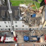 Das zerstörte Haus in der Teutonenstraße. Das Obergeschoss ist bereits teilweise gesichert.