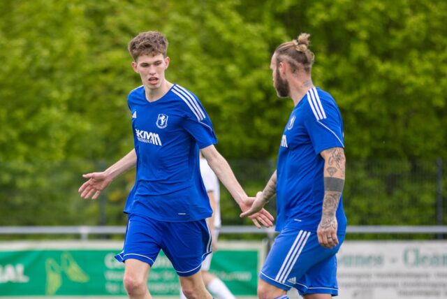Beteiligten sich am großen Toreschießen: Heerens Tim Heberlein und Tim Kloeter (r.).