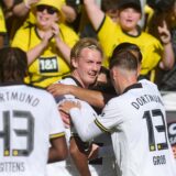 Julian Brandt bejubelt einen Treffer.
