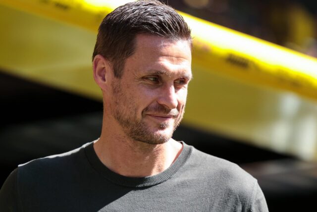 Sebastian Kehl schaut zur Seite.