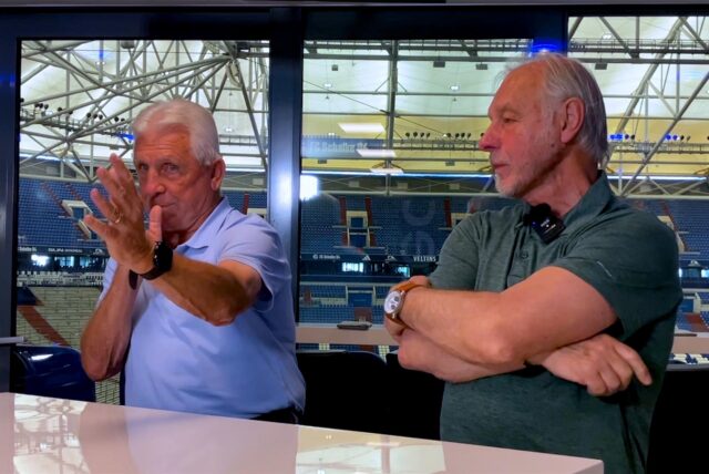 Die Fußball-Legenden Klaus Fischer und Rüdiger Abramczik sprechen im Legenden-Talk über die aktuelle Situation beim S04.