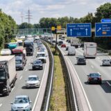 Auf der A44 staut sich der Verkehr bei Unna.