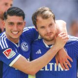 11.05.2024, Fussball, 2. Bundesliga, 33. Spieltag, Saison 2023/2024, FC Schalke 04 – Hansa Rostock, v. l. Yusuf Kabadayi (FC Schalke 04), Thomas Ouwejan (FC Schalke 04) Foto: Tim Rehbein/RHR-FOTO