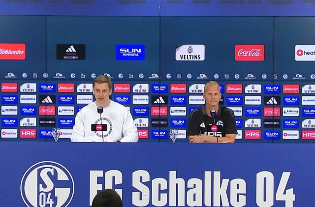 Die Pressekonferenz mit Cheftrainer Karel Geraerts vor einem Spiel gegen Aalen.