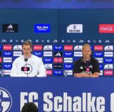 Die Pressekonferenz mit Cheftrainer Karel Geraerts vor einem Spiel gegen Aalen.