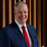 Presbyteriumsvorsitzender Pfarrer Andreas Dietrich  bemüht sich aktuell um Interimslösungen für die Kirchenchöre. Beim Kammerchor springt Thorsten Menne ein, für Kantorei, Kinder- und Jugendchöre führt Dietrich aktuell Gespräche.