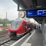 Ein DB-Zug steht im Bahnhof Dortmund