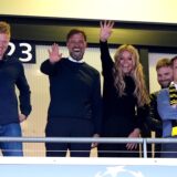 Jürgen Klopp winkt.