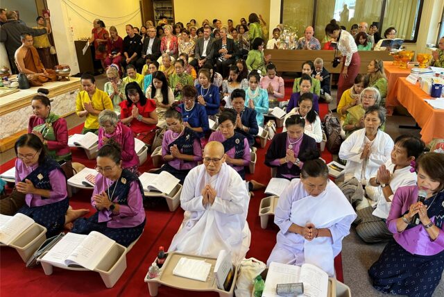 Die buddhistische Theravada-Gemeinschaft hat am Sonntag, 18. August, ihren neuen Tempel in der ehemaligen neuapostolischen Kirche in Holzwickede feierlich eröffnet.