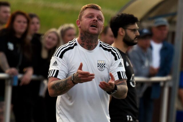 Patrick Thomas hat es beim VfK Weddinghofen nicht einfach.
