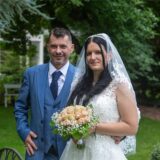 Jennifer (geborene Fischer) und Hansi Winkelmann haben auf dem Hof Schulte-Rauxel standesamtlich geheiratet.