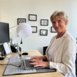 Ilka Essers am Laptop.