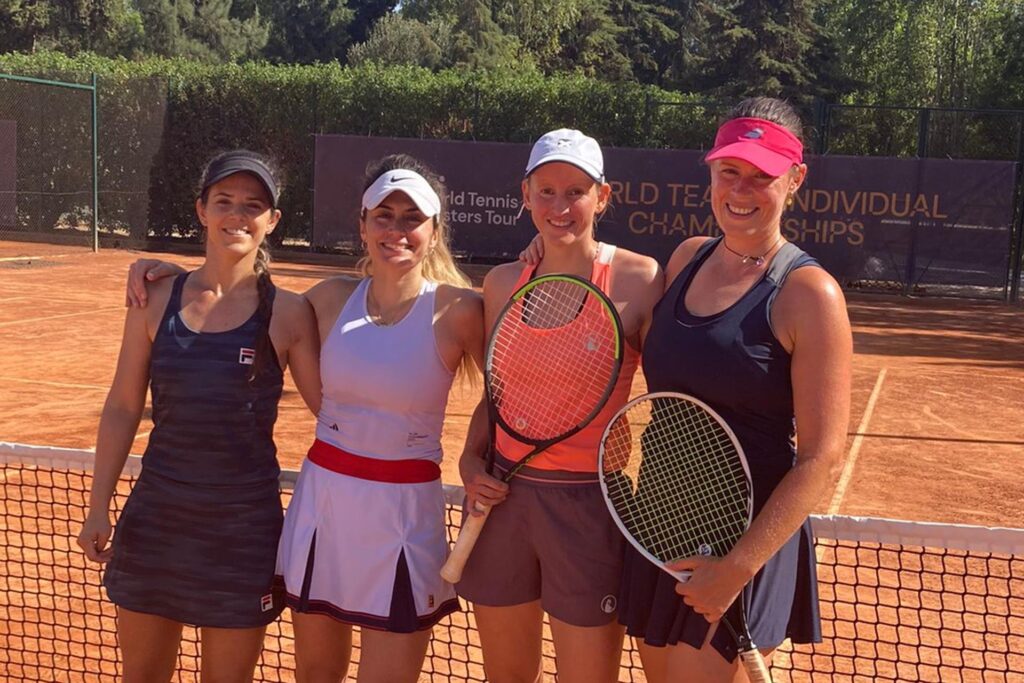 Clara Bruning und Julia Sauer nach dem gewonnenen Viertelfinale.