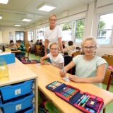 Eine vierte Klasse der Jahnschule bekommt Unterricht im Container