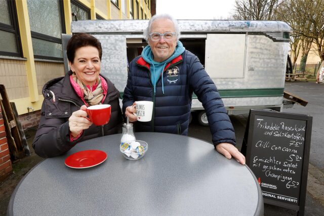 Dagmar und Dieter Neumann betreiben den Imbiss am Stadtmuseum in Oberaden.