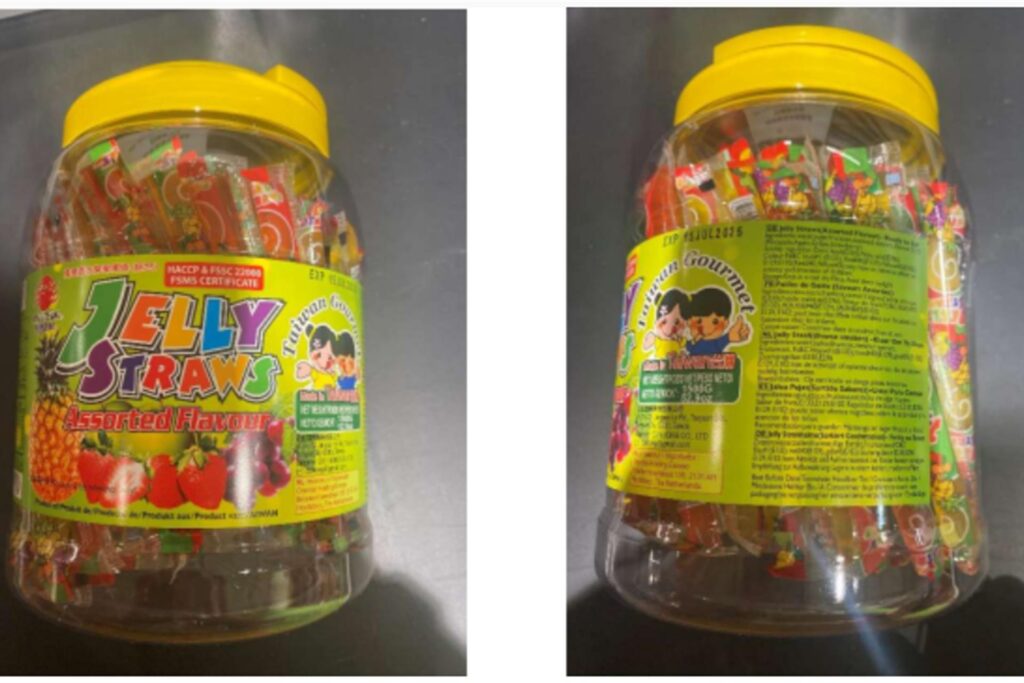 Erstickungsgefahr - unter anderem wegen eines gefährlichen TikTok-Trends werden diese Jelly Straws zurückgerufen. Vom Verzehr wird dringend abgeraten. Erstickungsgefahr - unter anderem wegen eines gefährlichen TikTok-Trends werden diese Jelly Straws zurückgerufen. Vom Verzehr wird dringend abgeraten.