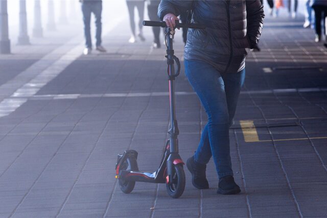 Ein E-Scooter