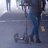 Ein E-Scooter