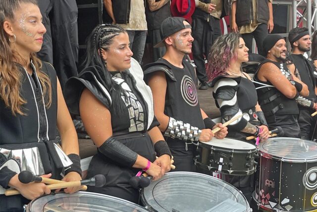 Kurze Pause, dann geht’s weiter mit den mitreißenden Rhythmen von Brincadeira aus Spanien.