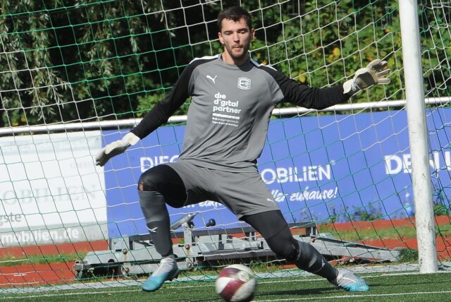 Torwart Ben Laurenzis musste in den ersten drei Saisonspielen im Schnitt drei Gegentore hinnehmen.