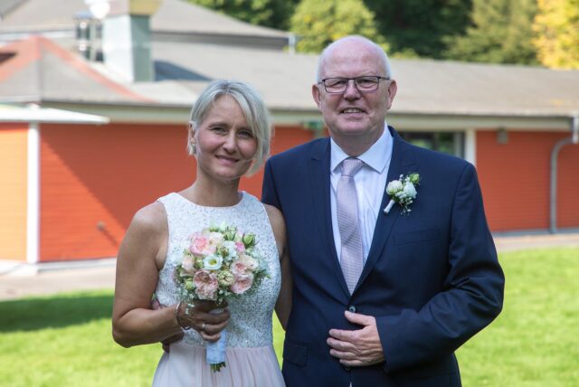 Manuela Weisz und Horst Hartje haben im Parkbad Süd geheiratet.