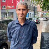 Güven Tükenmez betreibt das Café und Geschäft Espresso Perfetto am Propsteihof in Dortmund.